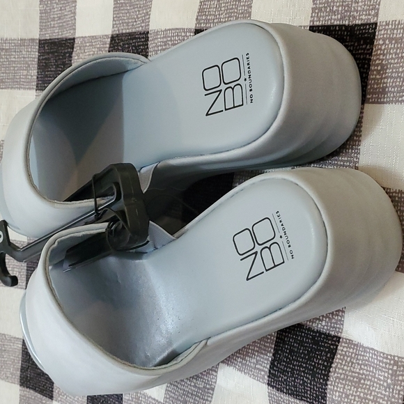 Women's Flatform Wedge Sandals - Picture 16 of 17